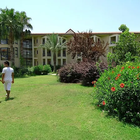 Queen's Park Le Jardin Resort 5*